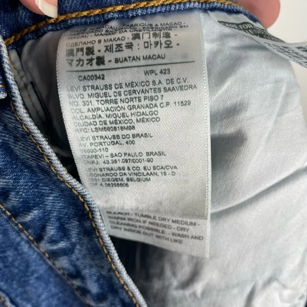 Levi’s Ribcage Shorts Blue Raw Hem Button Fly Cut Off Size 31 - Picture 8 of 8